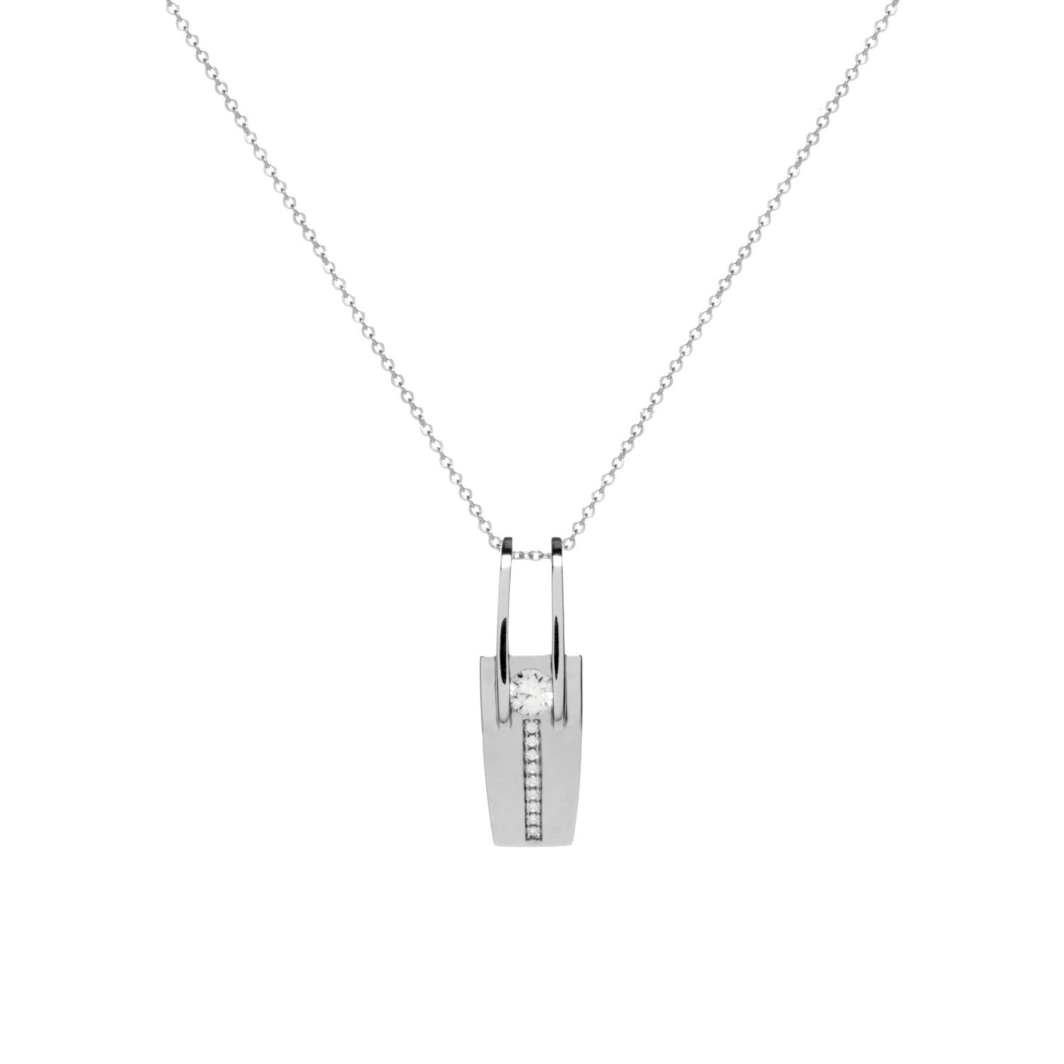 Colgante brillante de plata con diseño elegante