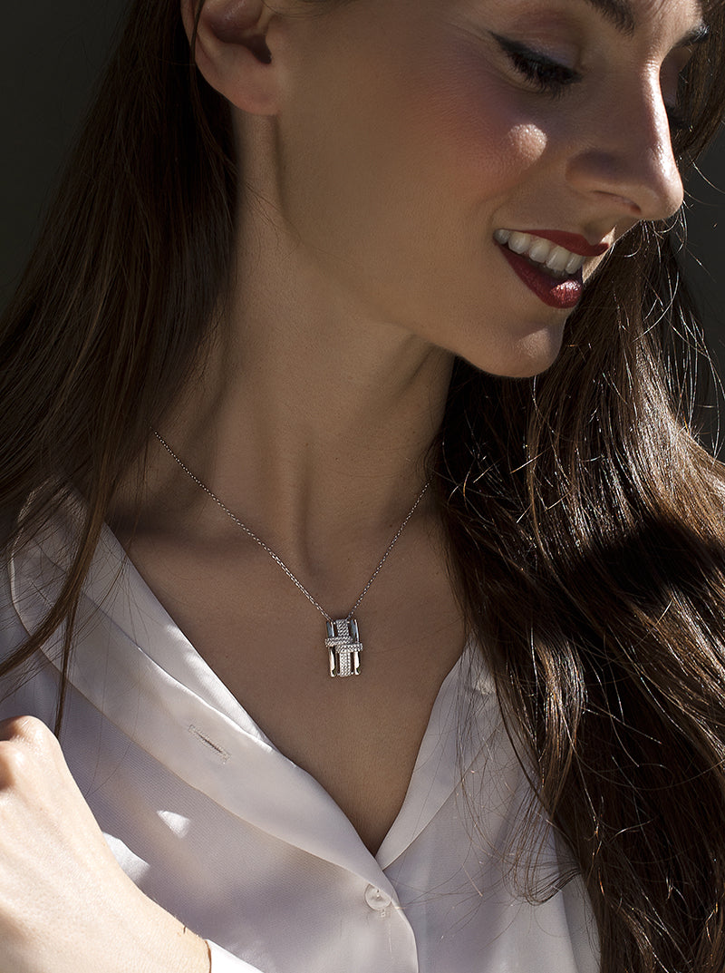 pendant brilliant silver design buckle