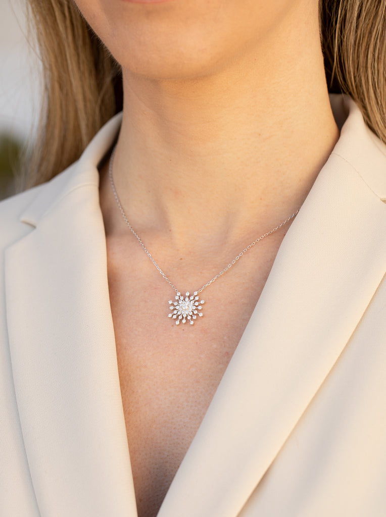 Colgante brillante de plata motivo estrella con circonitas