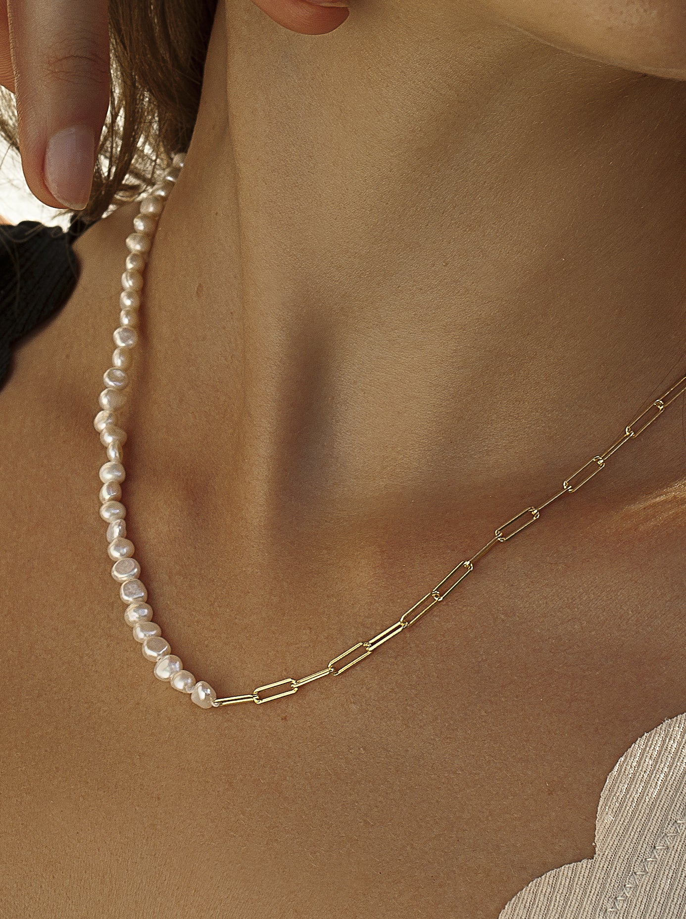 Colgante perlas de plata bañado en oro diseño paper clip-LINEARGENT