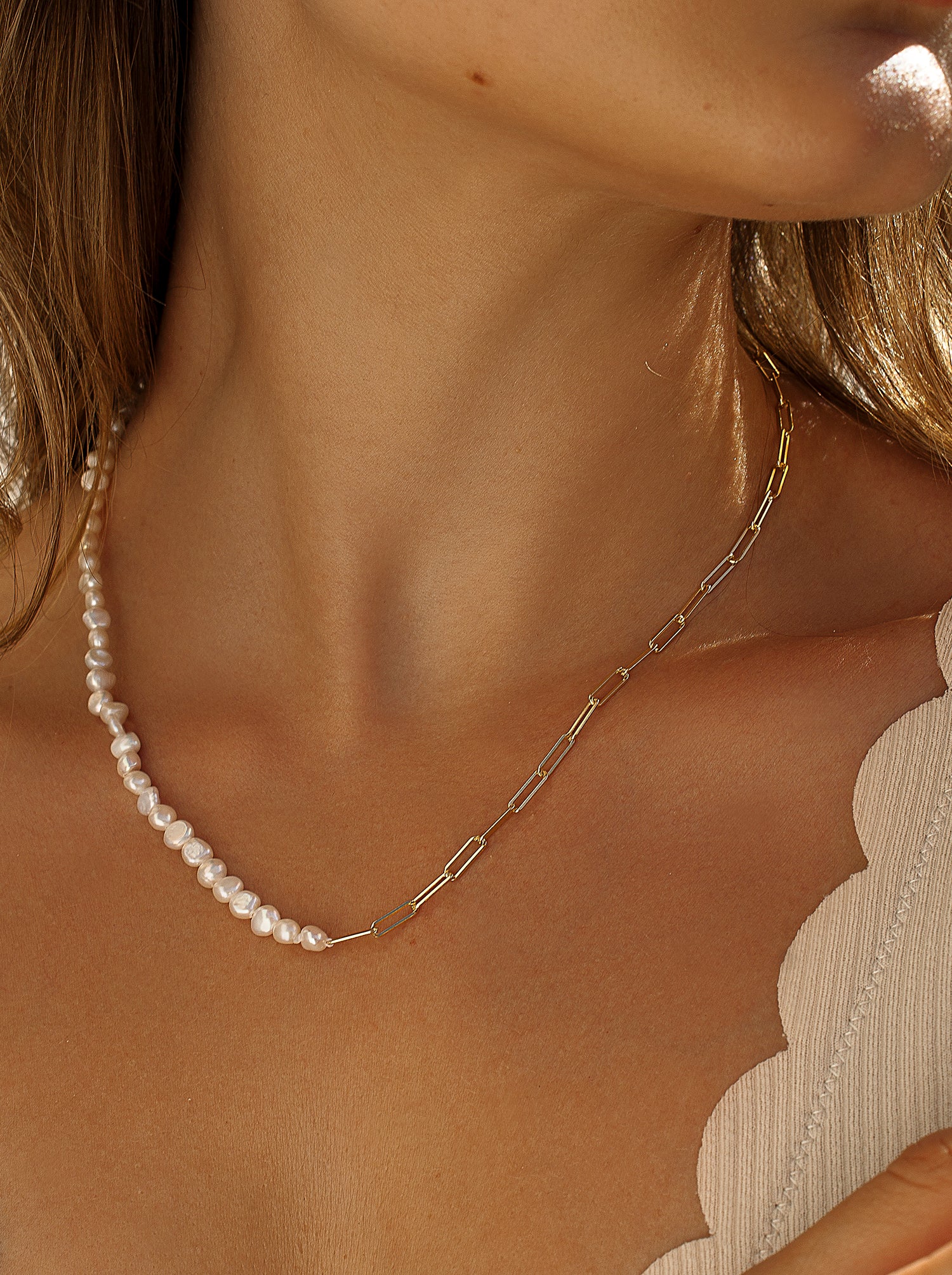 Colgante perlas de plata bañado en oro diseño paper clip-LINEARGENT