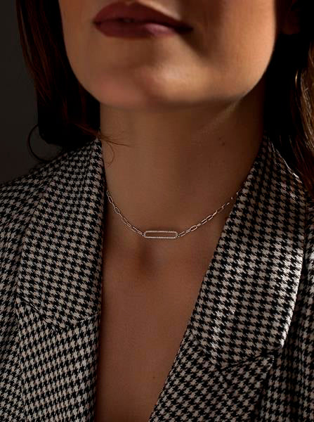 collier chaîne de argent avec lien central de zircons gem-set