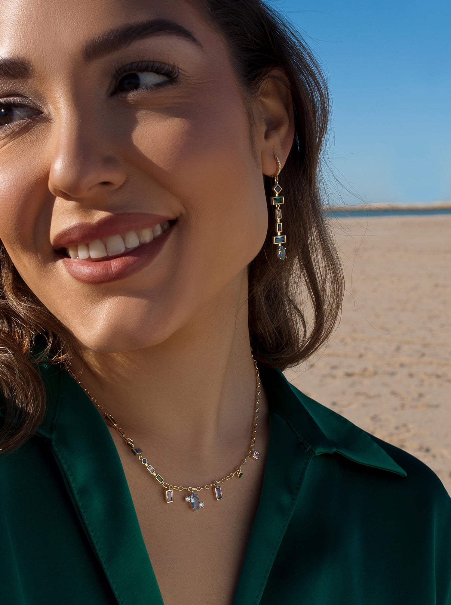 necklace with stones of different shapes and cold LINEARGENT
