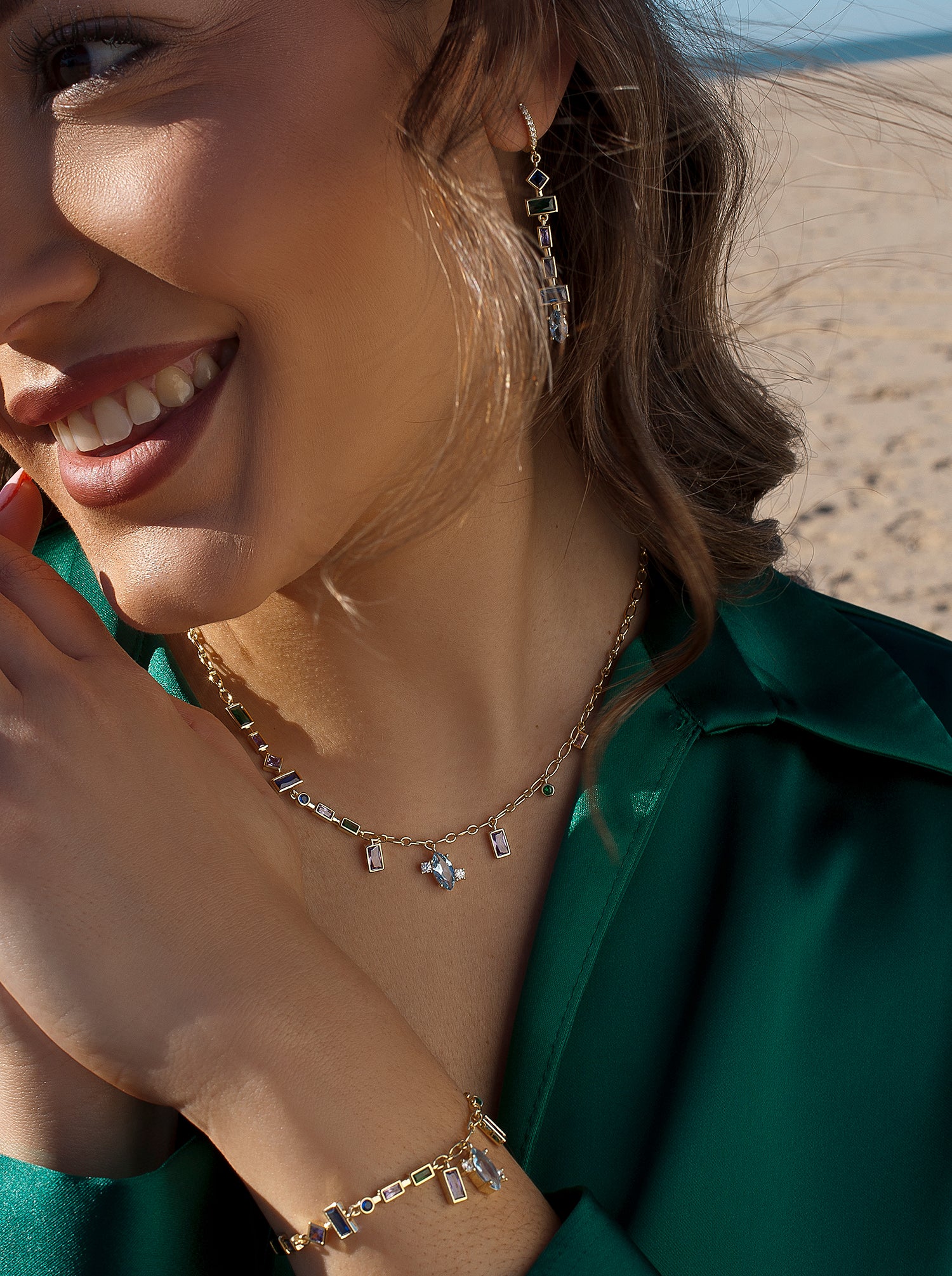necklace with stones of different shapes and cold LINEARGENT