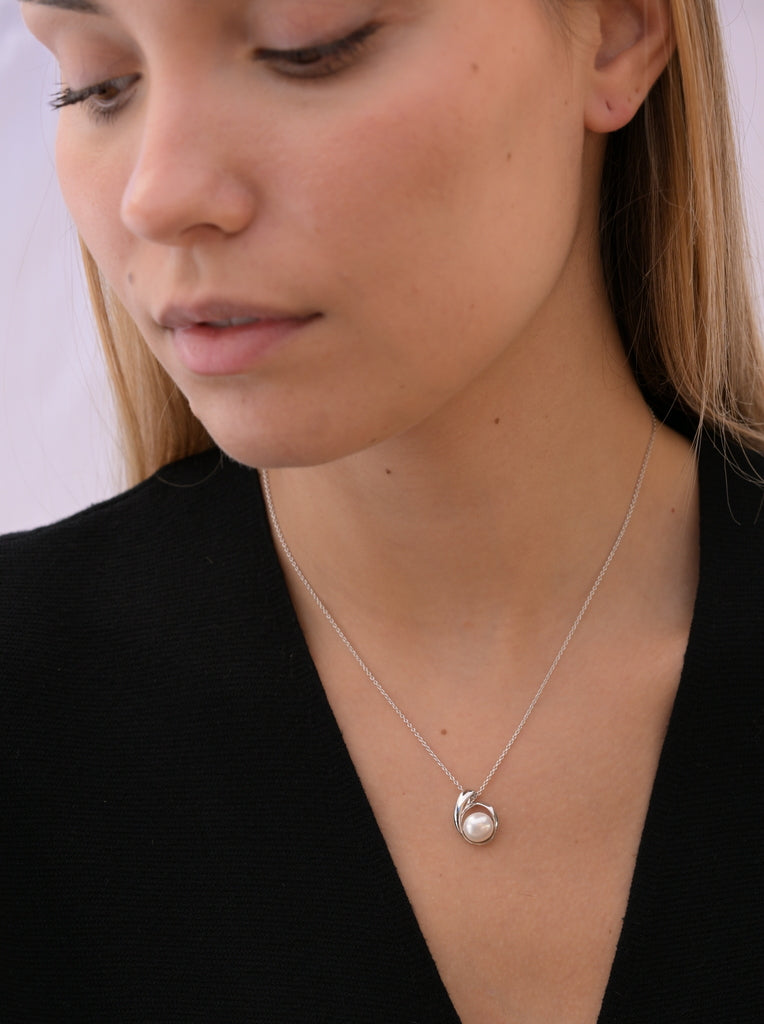 necklace pearl with silver spiral wrapping