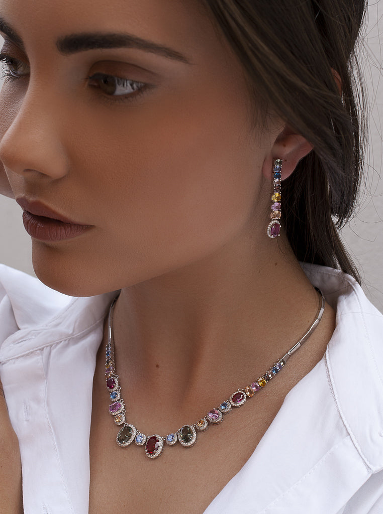 Collar de plata con piedras multicolor – diseño joya de arcoíris