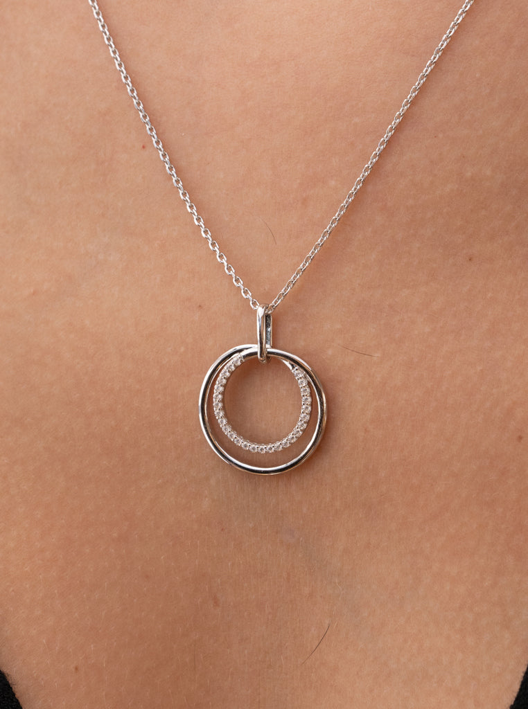 Collar de plata doble circulo movible con circonitas