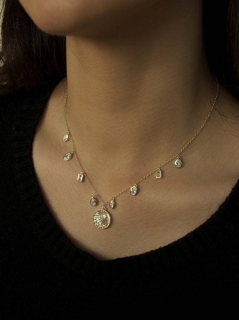 collier médaille plaqué or design céleste et LINEARGENT