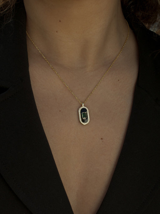 Collar medalla pieza central de diseño ovalado con circonitas