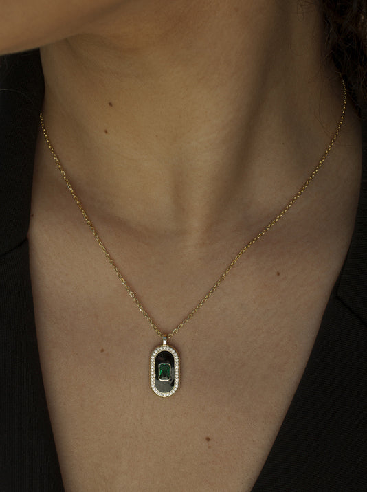 Collar medalla pieza central de diseño ovalado con circonitas