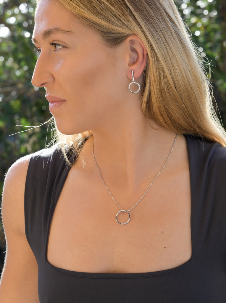 Collar original circulo con circonitas