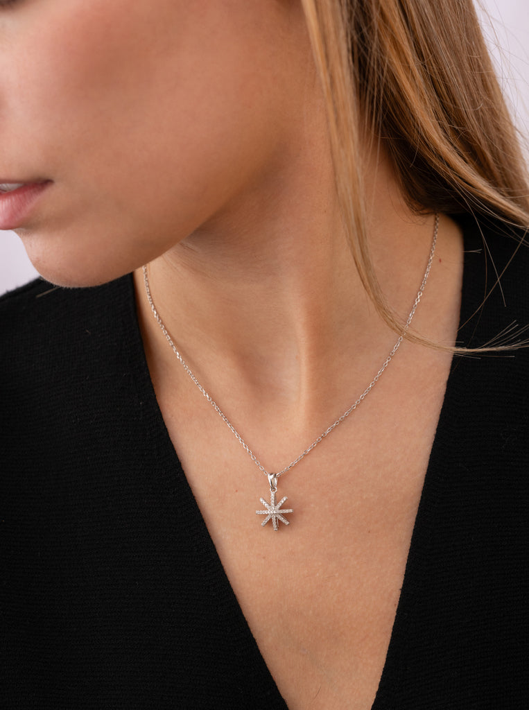 Collar pequeño en forma estrella con circonitas-LINEARGENT