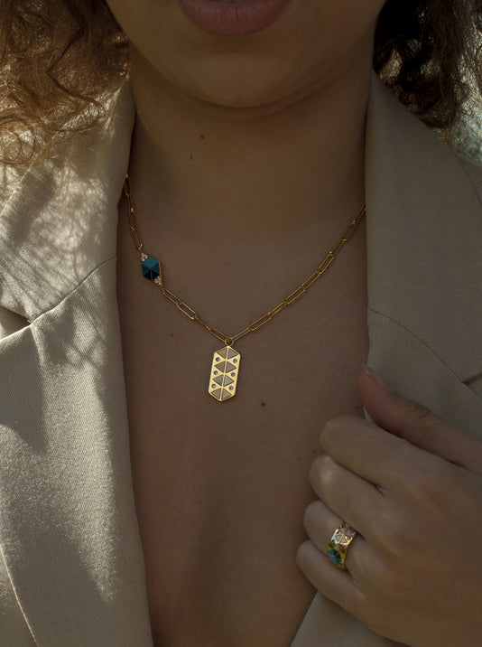 Collares con colgantes diseño paperclip con esmalte