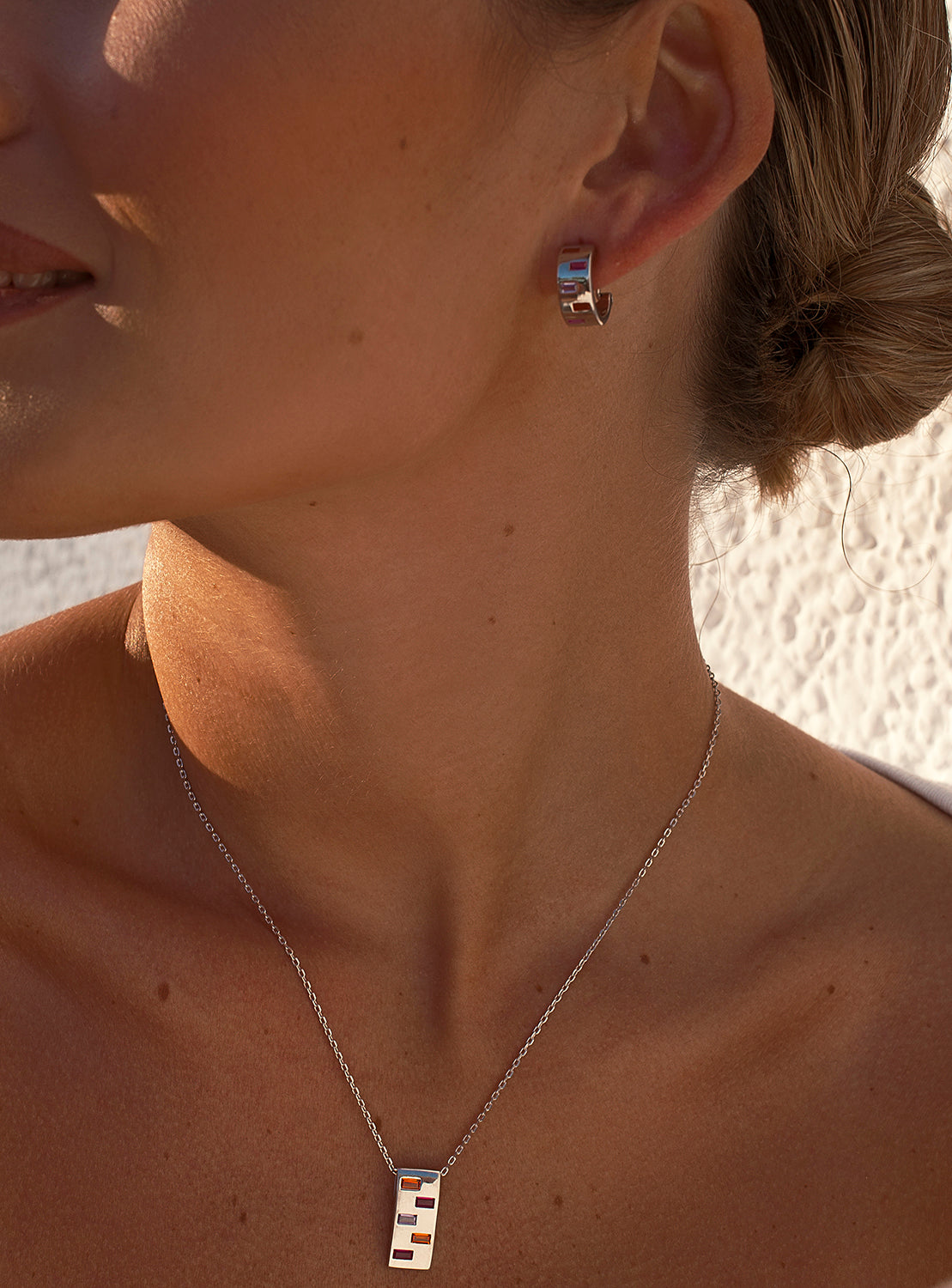 Collares con piedras diseño rectangular tonos brillantes