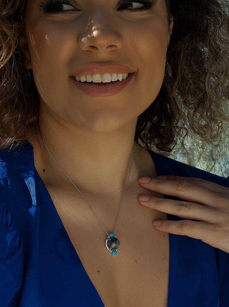 Collares con piedras naturales diseño circular con circonitas