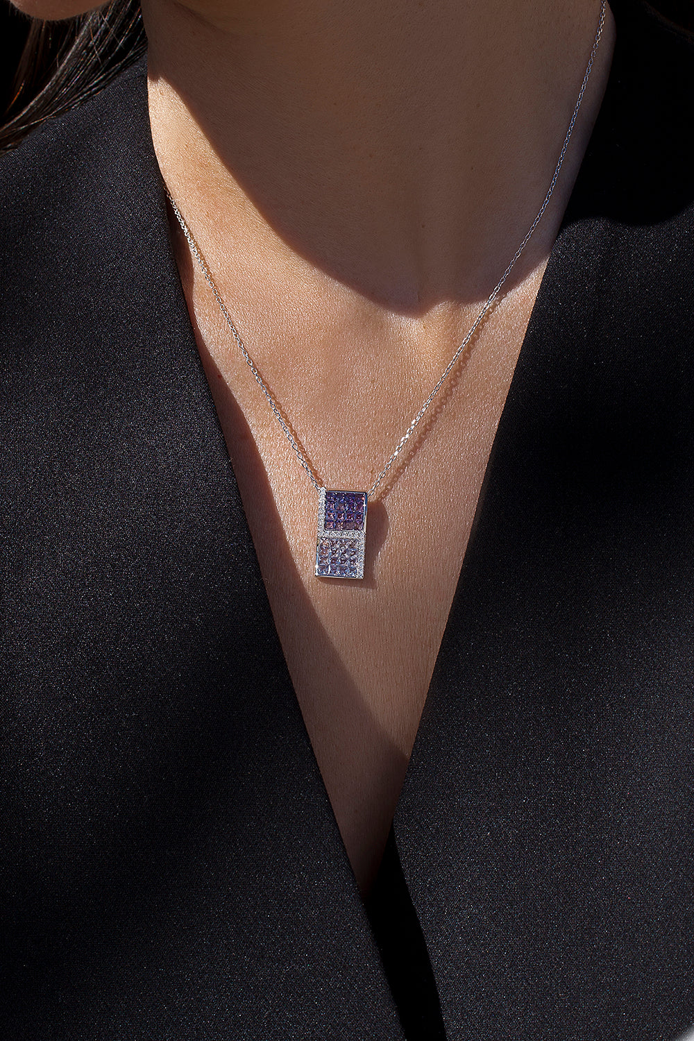 colliers avec pierres tonalités violets et zirconsLINEARGENT