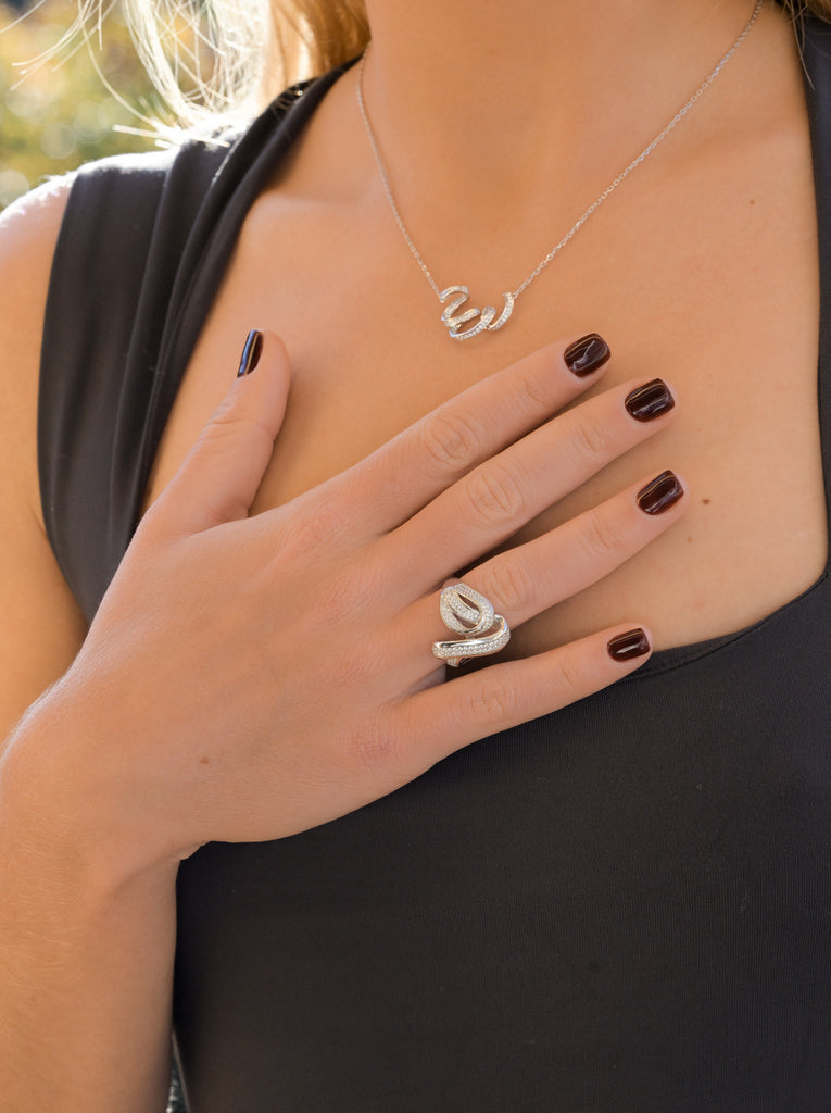 colliers argent originaux design serpentine avec zircons