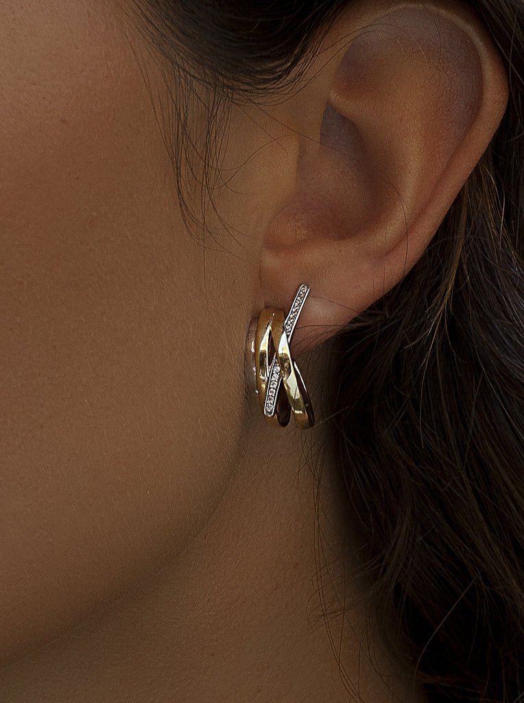 Boucles d'oreillesbicolore argent avec zircon de zircon design original