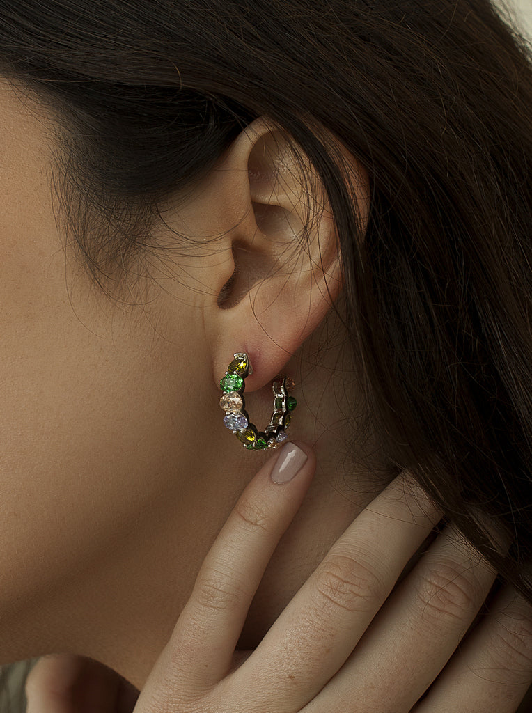 Pendientes aro con piedras en tonos vibrantes