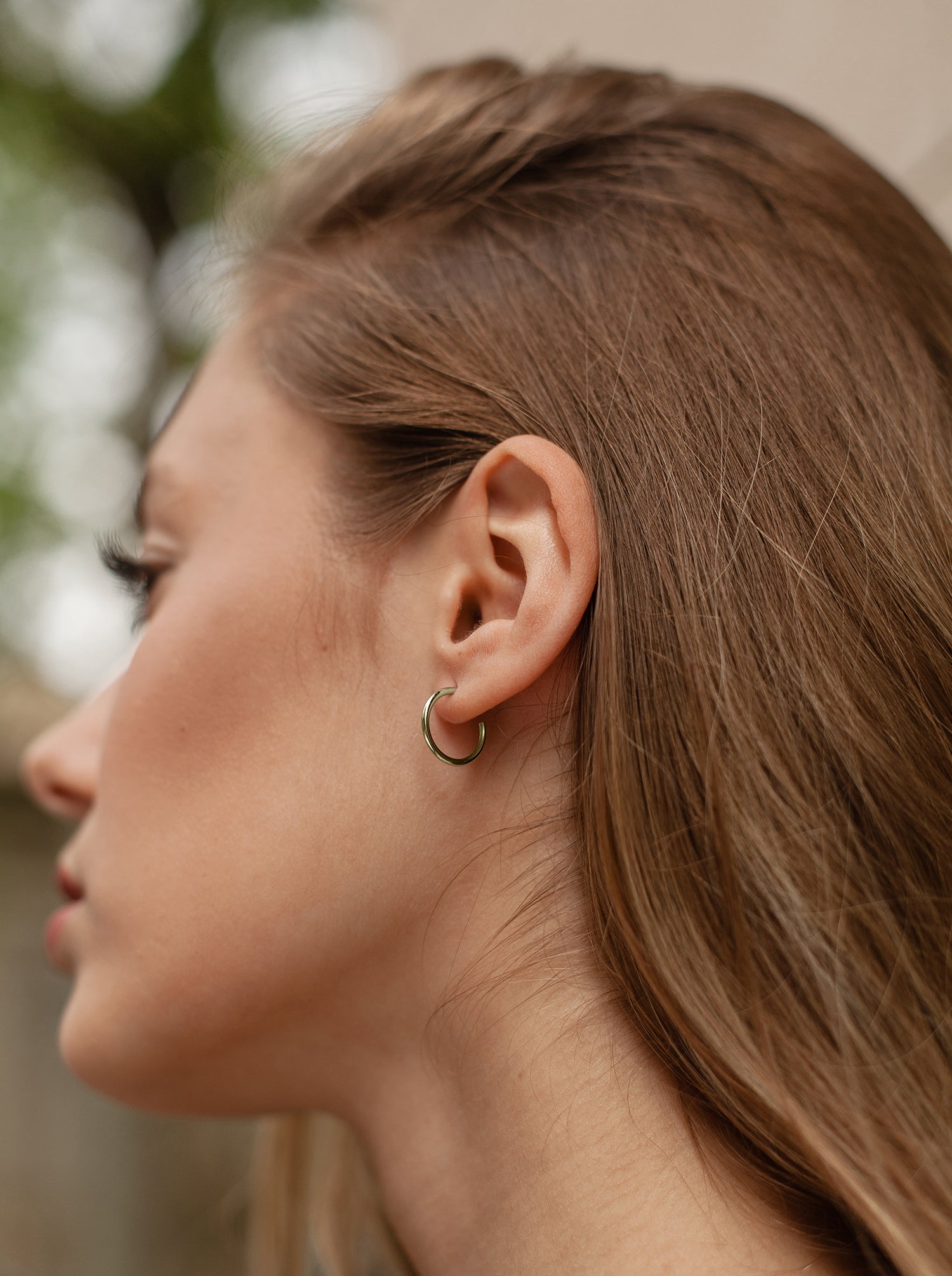 Pendientes aro de plata pequeños muy finos y elegantes modelo dorado-LINEARGENT