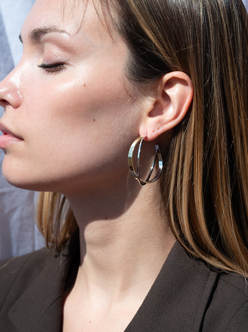 Pendientes aro diseño bicolor con doble raíl entrecruzados