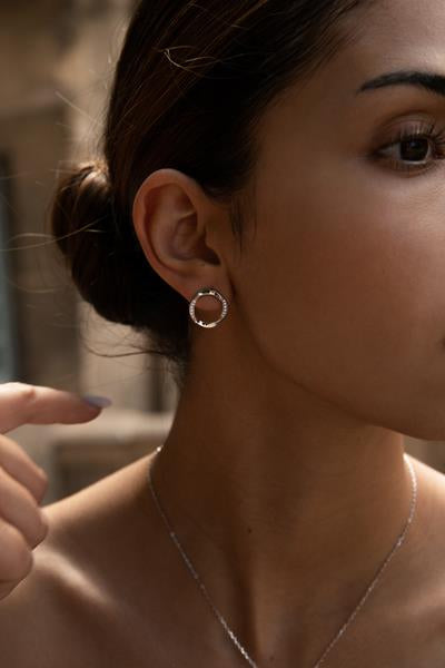 Pendientes aro diseño envolvente con circonitas