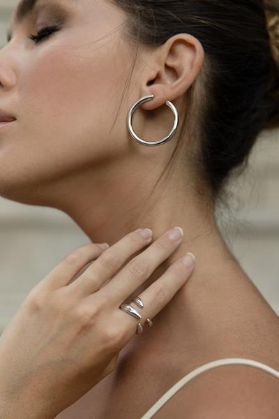 Boucles d'oreilles créole argent lista design tubulaire et latéral