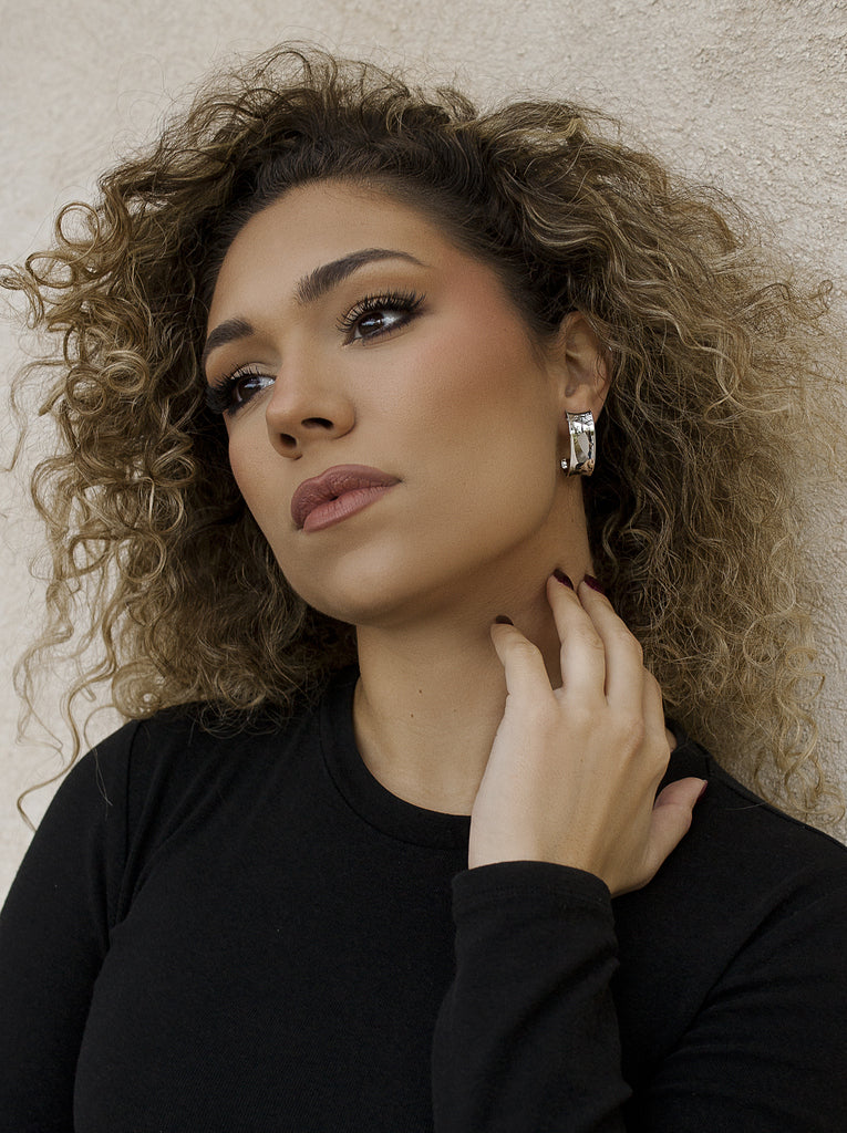 créoles ouvertes de argent avec design LINEARGENT