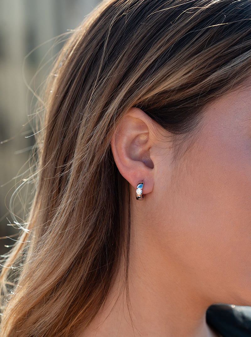 Pendientes aros pequeños diseño de cierre catalán y circonita