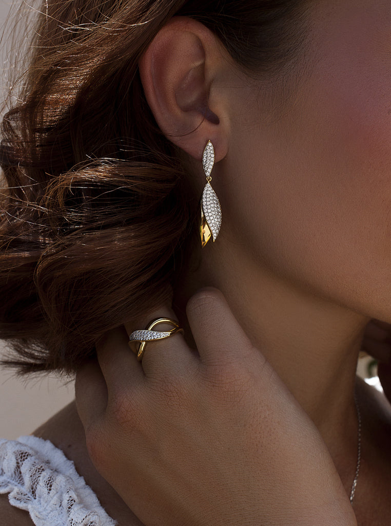 Pendientes bicolor de plata con circonitas diseño hoja