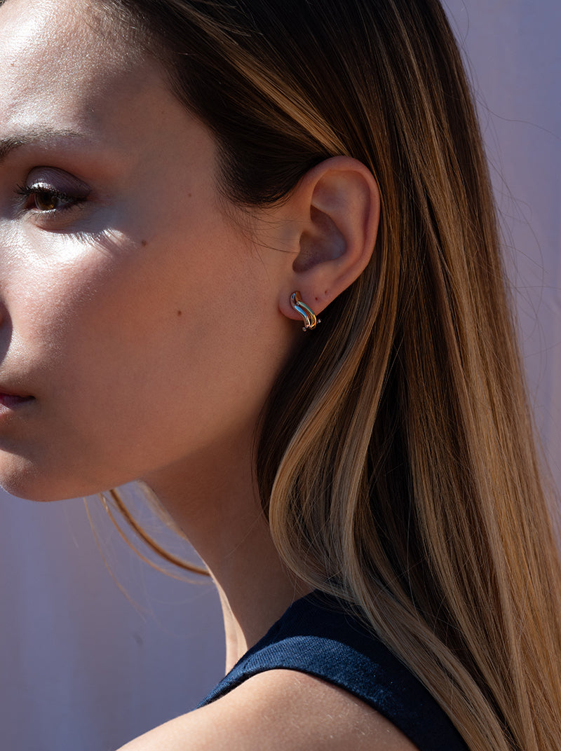 earrings two tone design two rails in wave shape