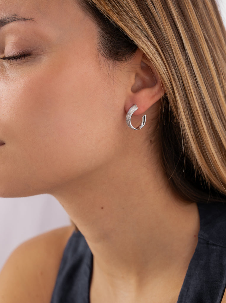 Pendientes brillantes con forma de aro abierto-LINEARGENT