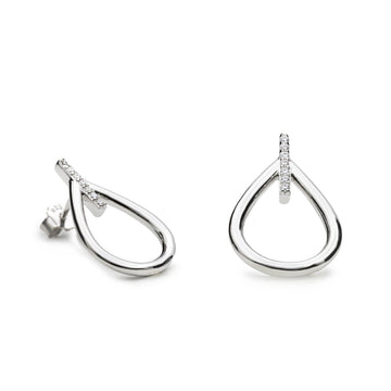 Pendientes brillantes de plata diseño elegante y minimal
