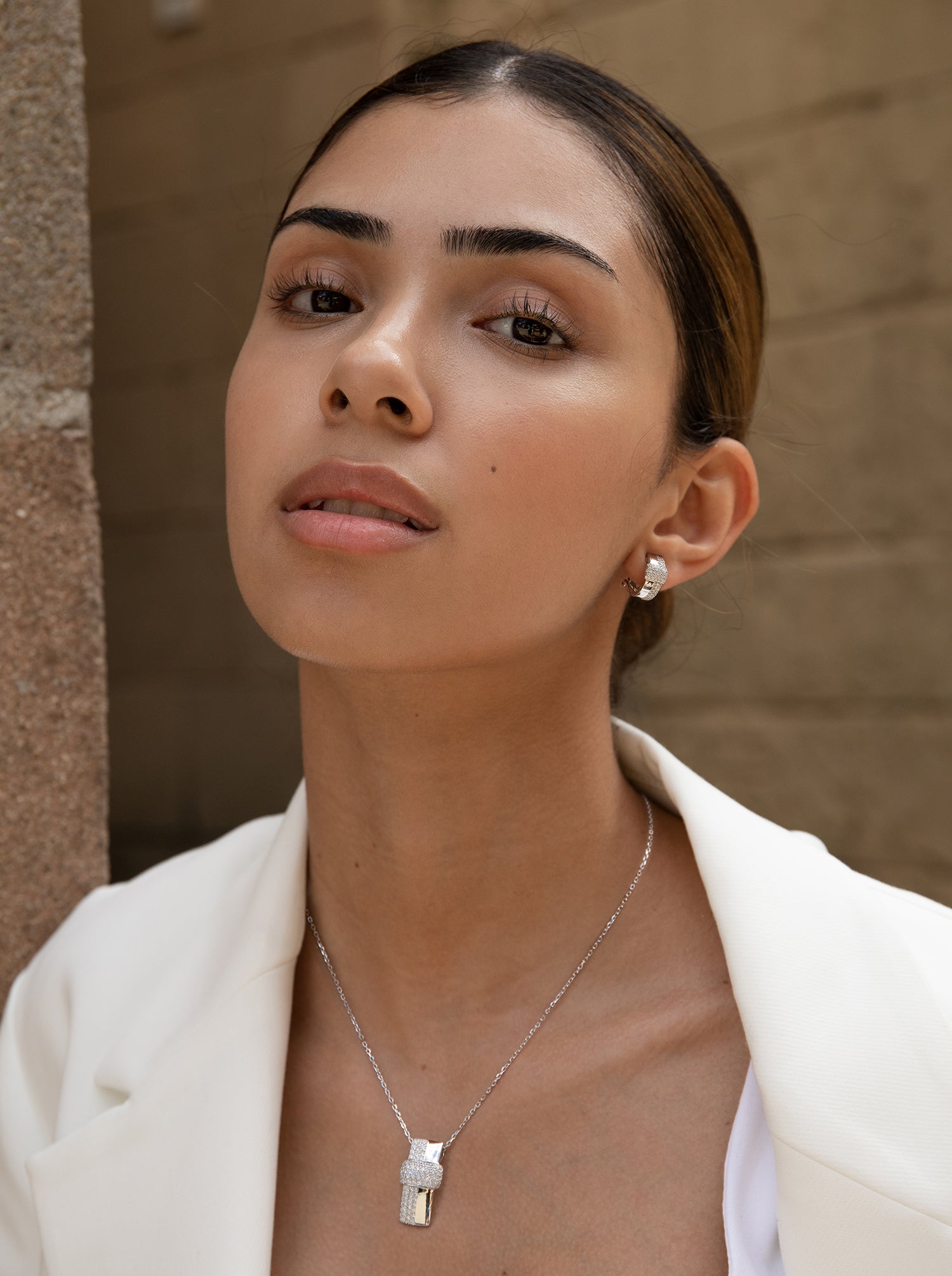 earrings silveromega clasp  with crossed band