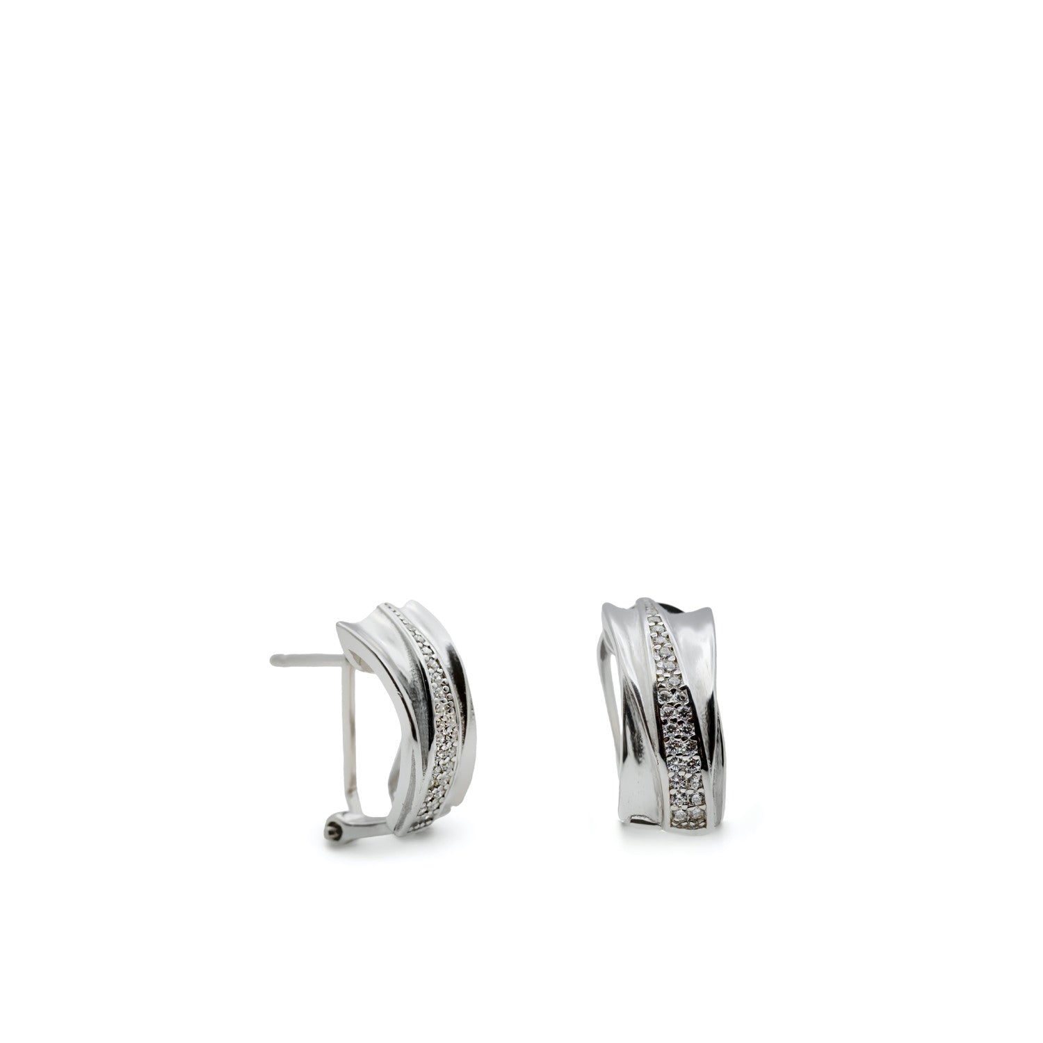 Pendientes cierre omega de plata diseño sofisticado