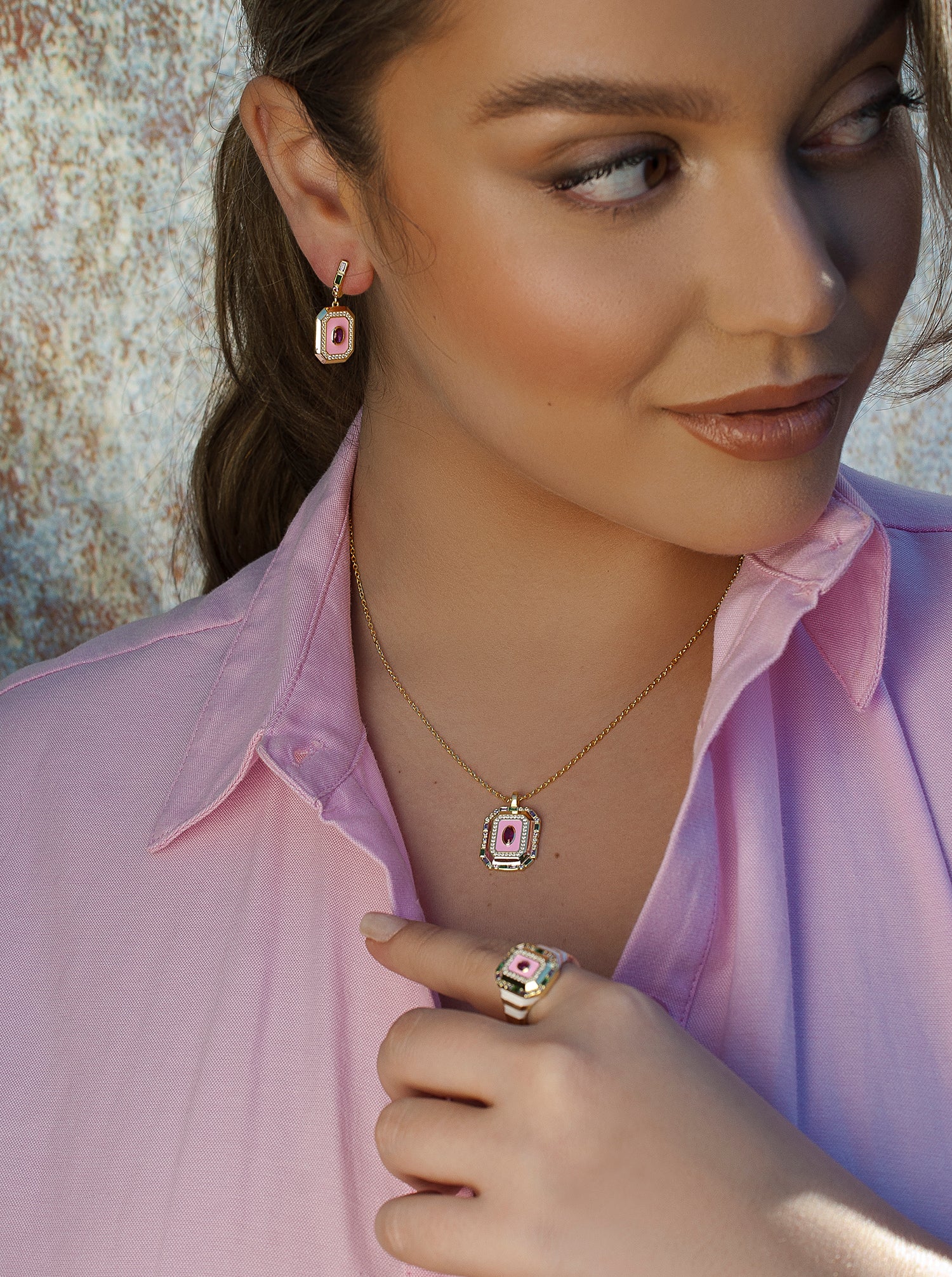 Boucles d'oreilles avec pendentifs design octogonal avec émail