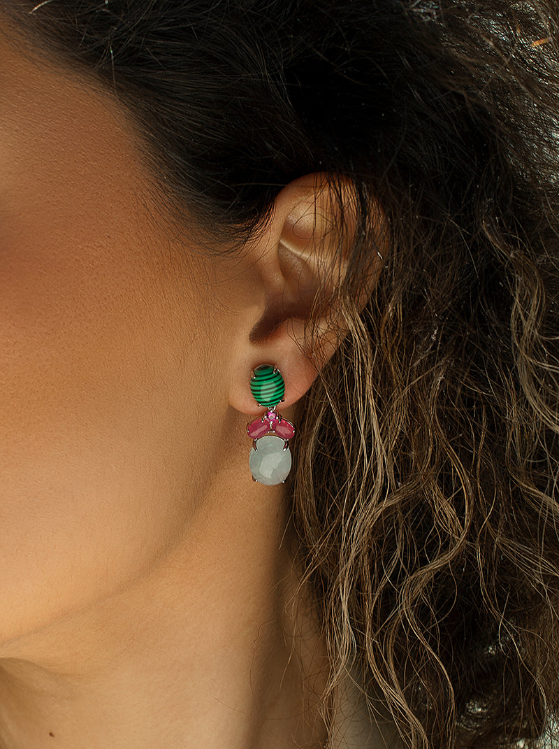 earrings made of natural  stone design pendant with claws