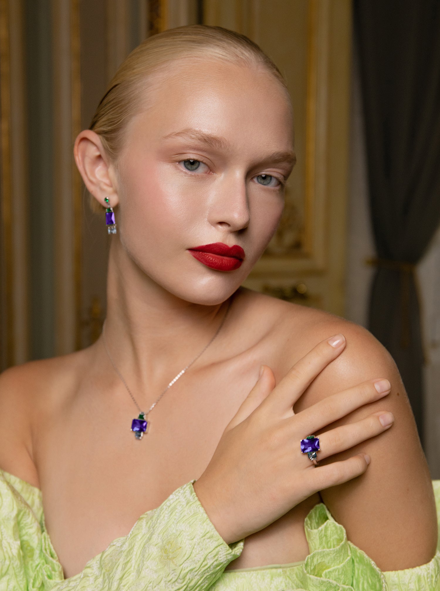 Boucles d'oreilles de pierres longs tonalité lavande