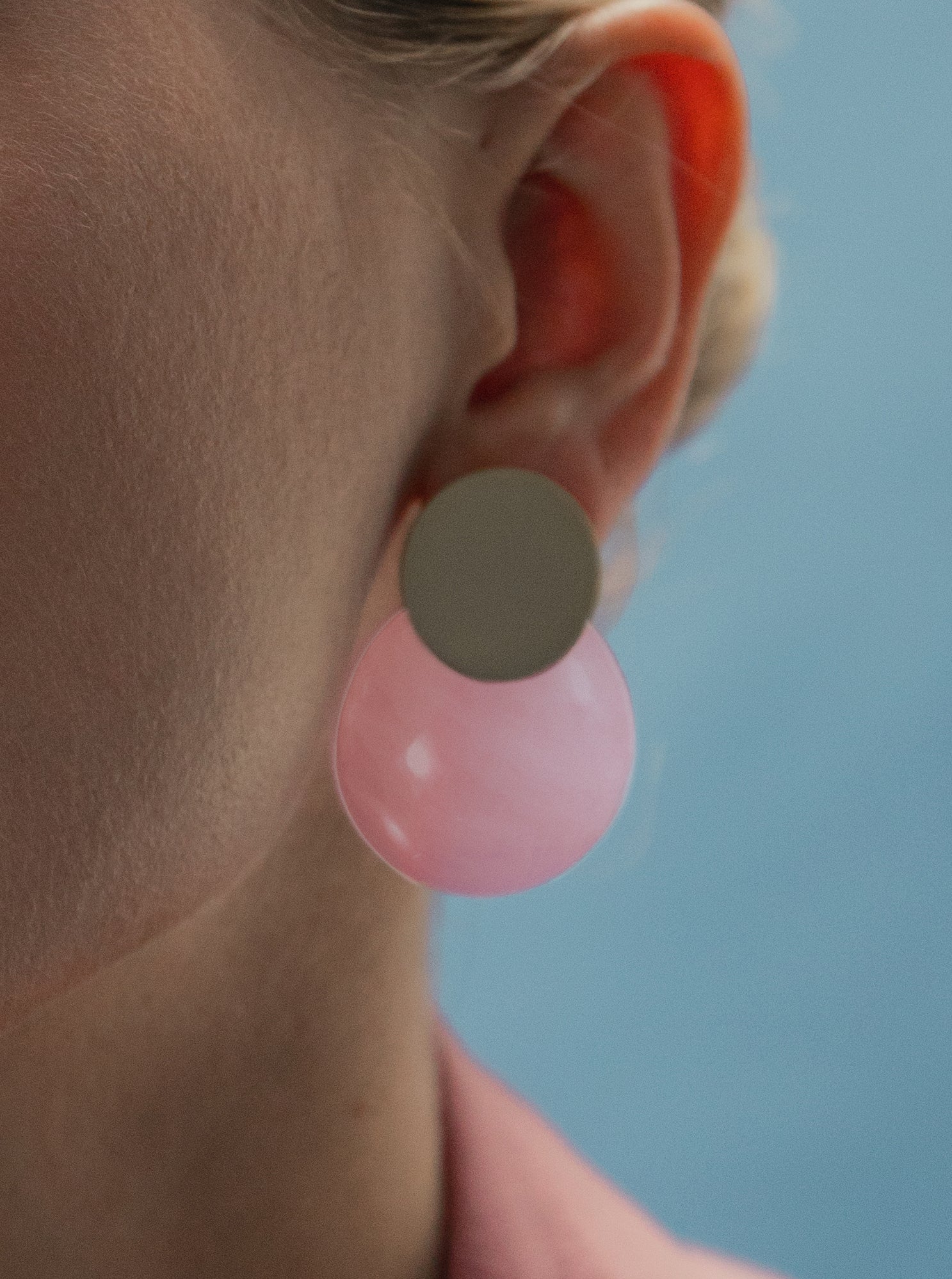 Pendientes de plata bañada en oro y quarzo rosa circular-LINEARGENT