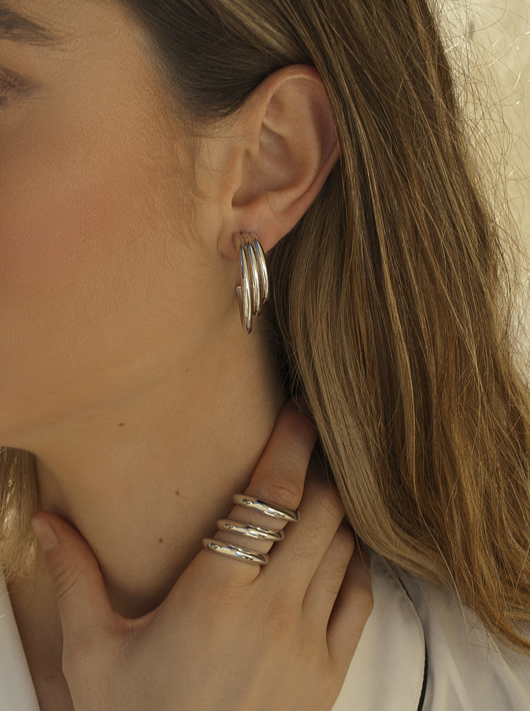 Pendientes de plata con diseño triple en aro-LINEARGENT