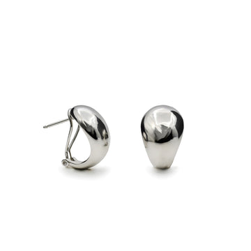 Pendientes de plata en forma de gota en cierre omega