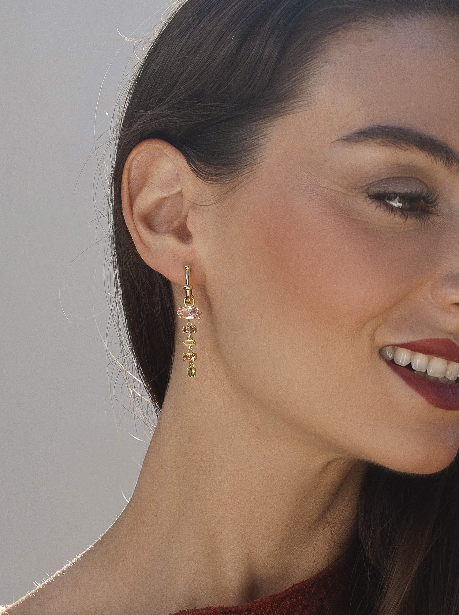 Pendientes de plata piedras de colores en tonos marrones y rosa