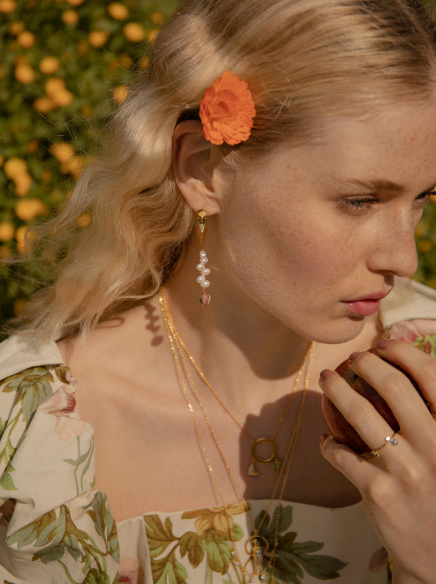 longs  boucles d'oreillesavec perles irrégulières et pierre rose