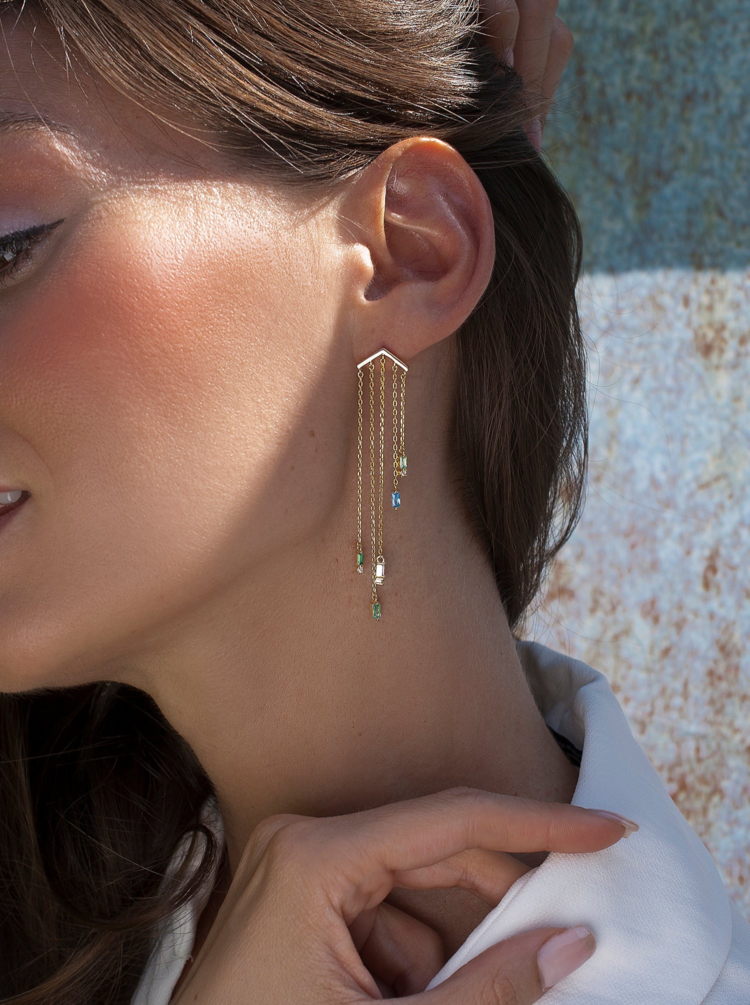 Pendientes largos diseño cinco cadenas con gemas tono azul-LINEARGENT