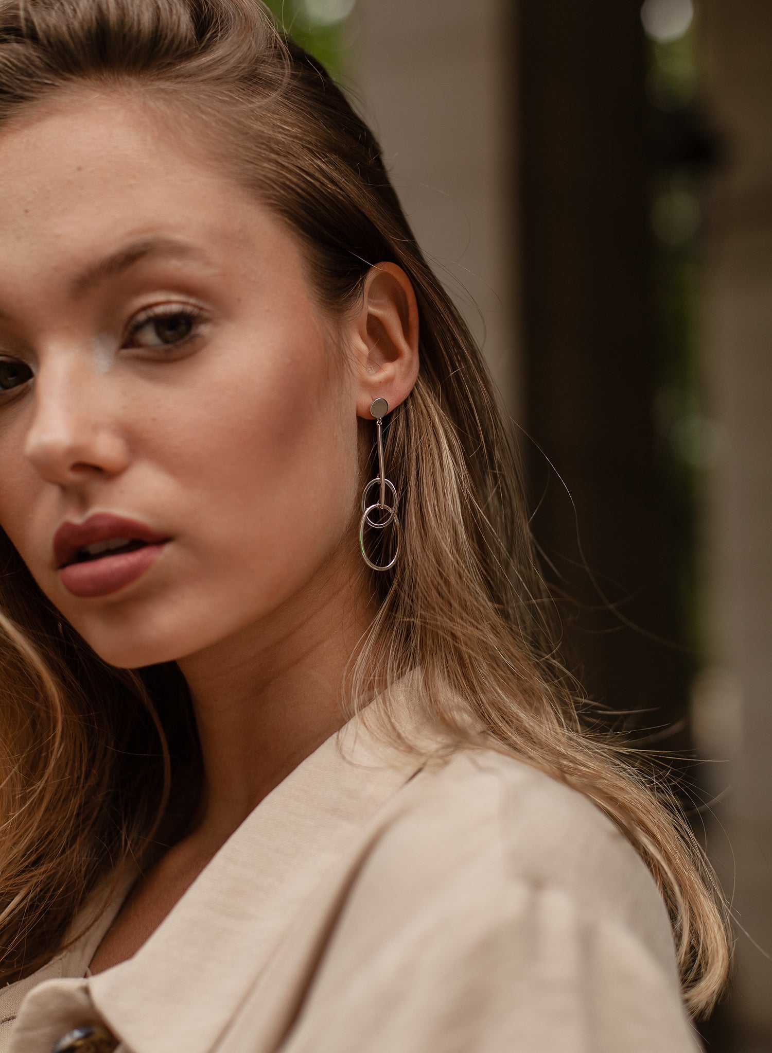 Pendientes largos diseño doble aro entrelazado