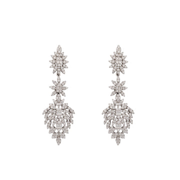 Pendientes novia deslumbrantes con diseño floral
