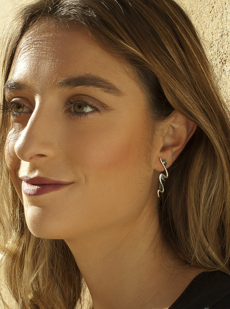 Boucles d'oreilles originaux avec  saphir et LINEARGENT