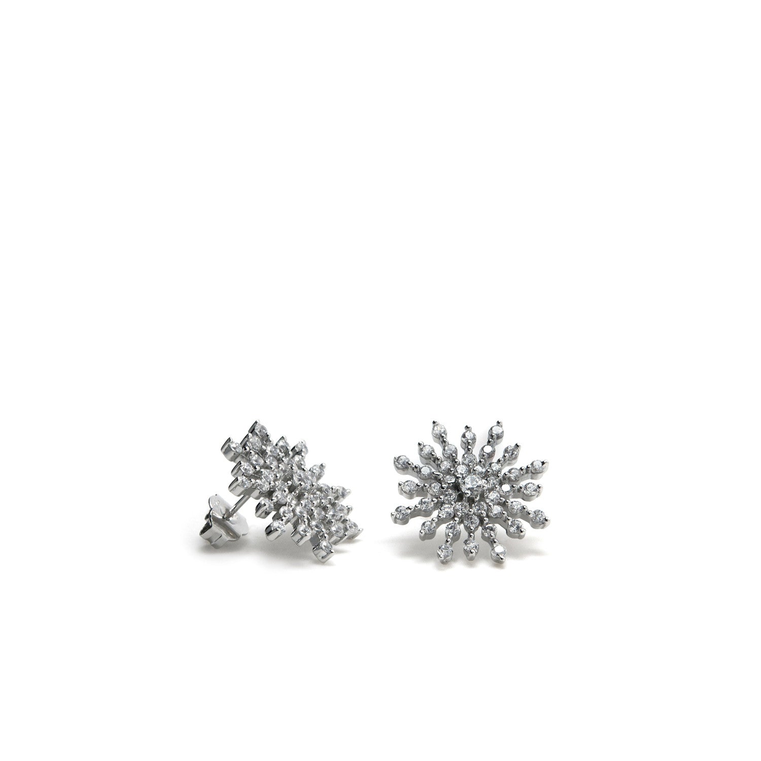 Pendientes originales diseño estrella con circonitas de plata