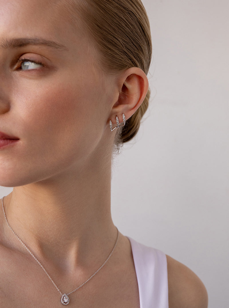 Pendientes originales diseño tres garras con circonitas