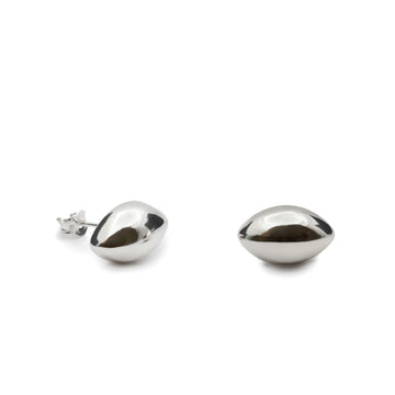 Pendientes pequeños de plata lisa en forma ovalada